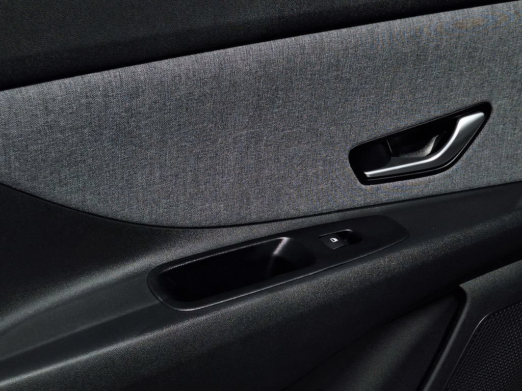 New 2026 Hyundai Elantra Limited FWD image 13
