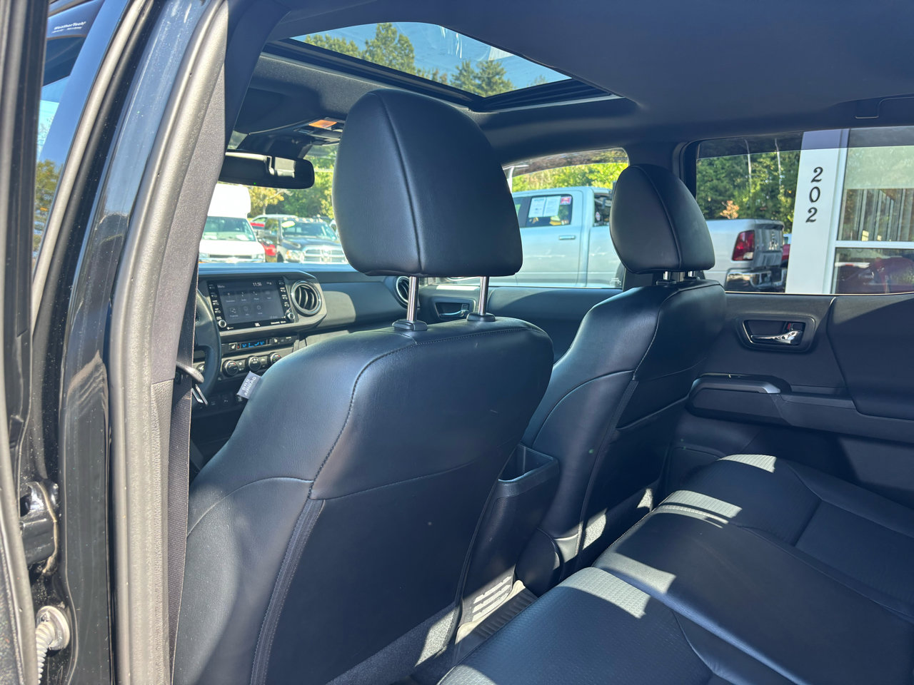 Used 2021 Toyota Tacoma TRD Off-Road image 40