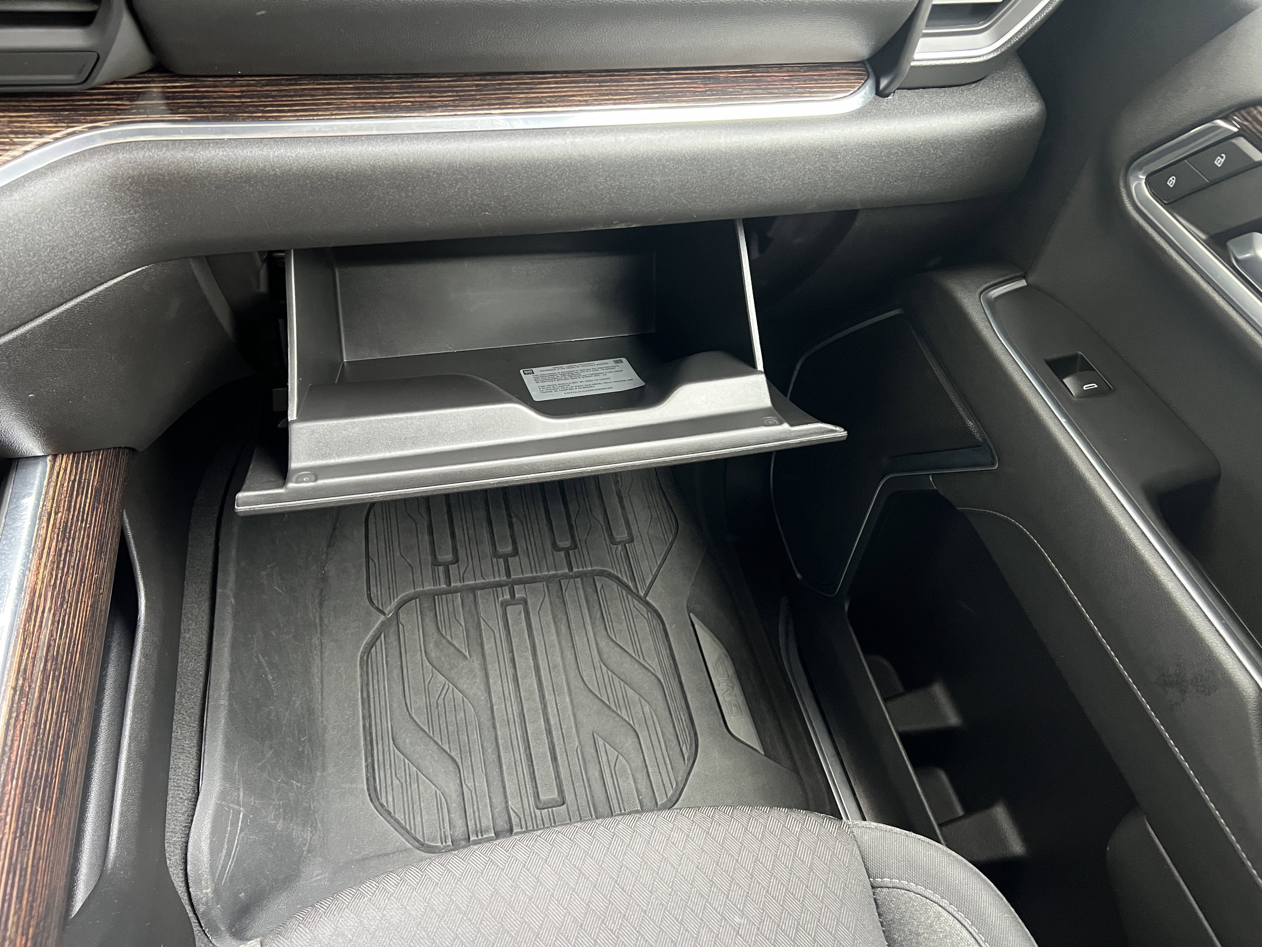 Used 2024 GMC Sierra 1500 Elevation image 35