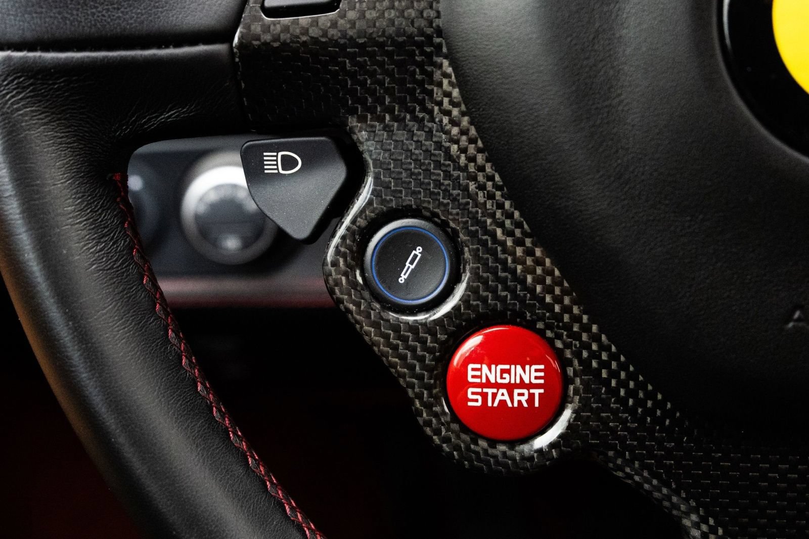 Used 2011 Ferrari 458 Italia Coupe RWD image 44