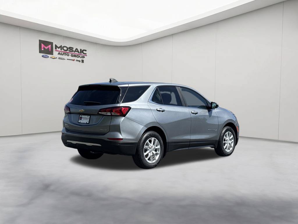 Used 2024 Chevrolet Equinox LT AWD/4WD image 7