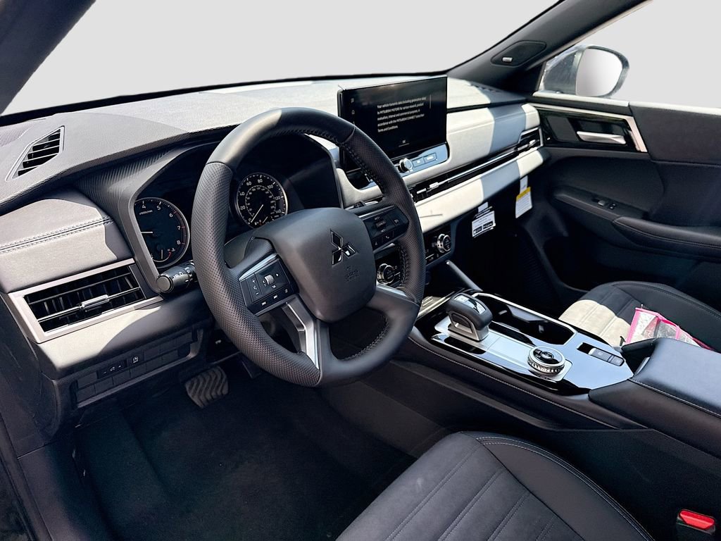 New 2026 Mitsubishi Outlander LE FWD image 9