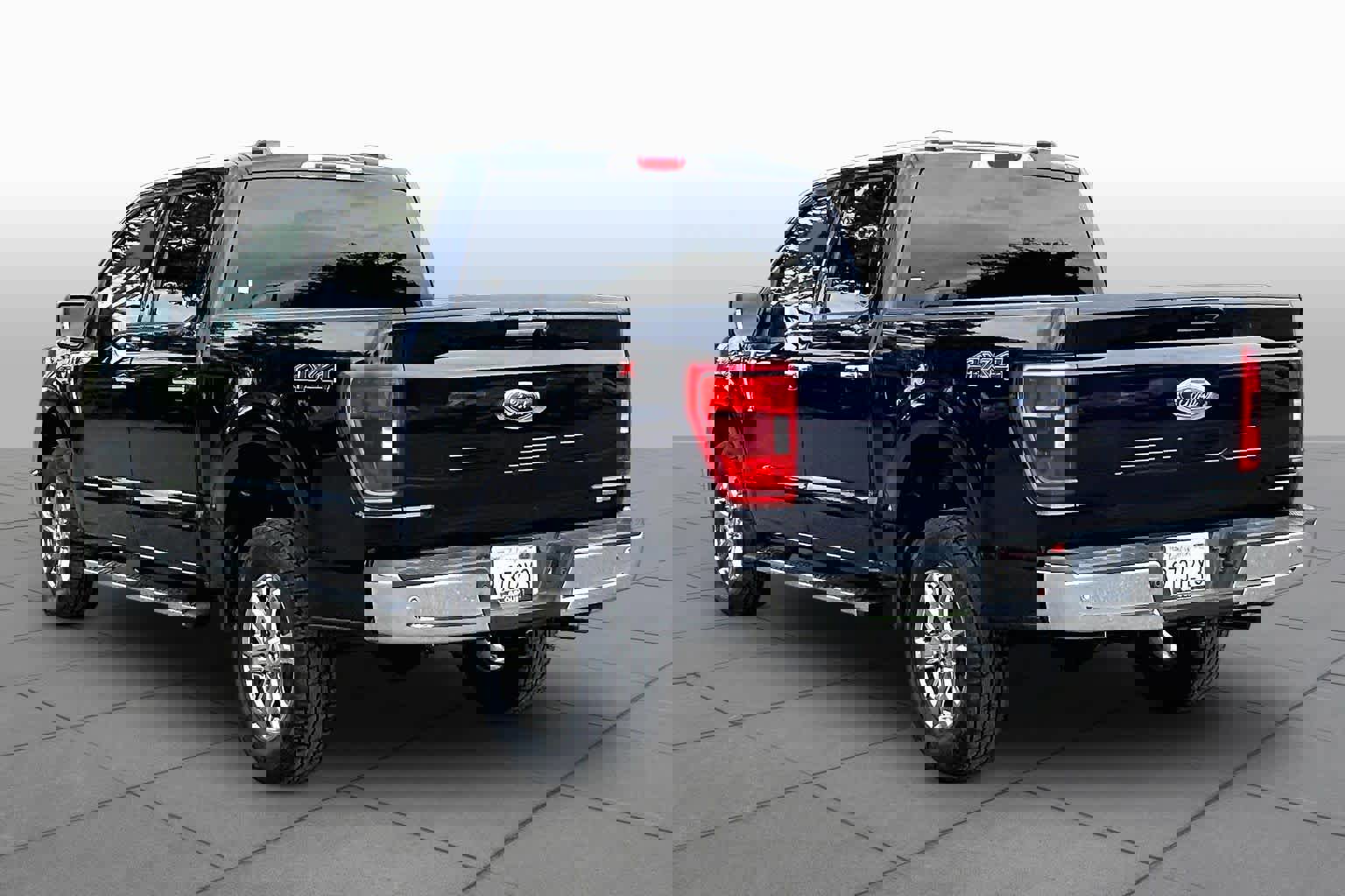 Used 2021 Ford F150 XLT w/ Equipment Group 302A High image 11