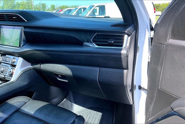 Used 2024 GMC Yukon Denali w/ Advanced Technology Package AWD/4WD image 27