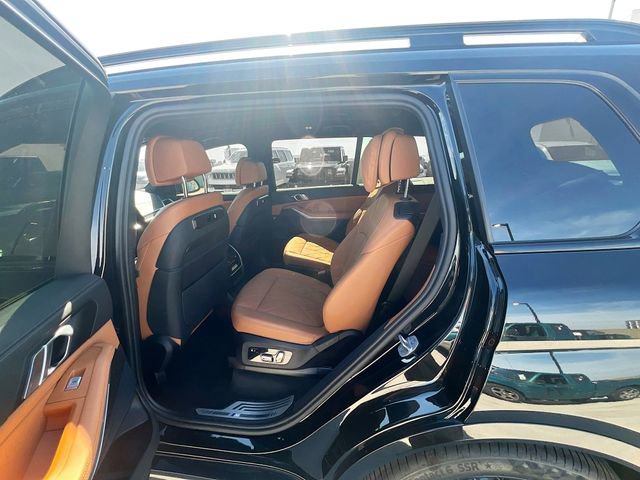 Used 2023 BMW X7 xDrive40i w/ M Sport Package image 27