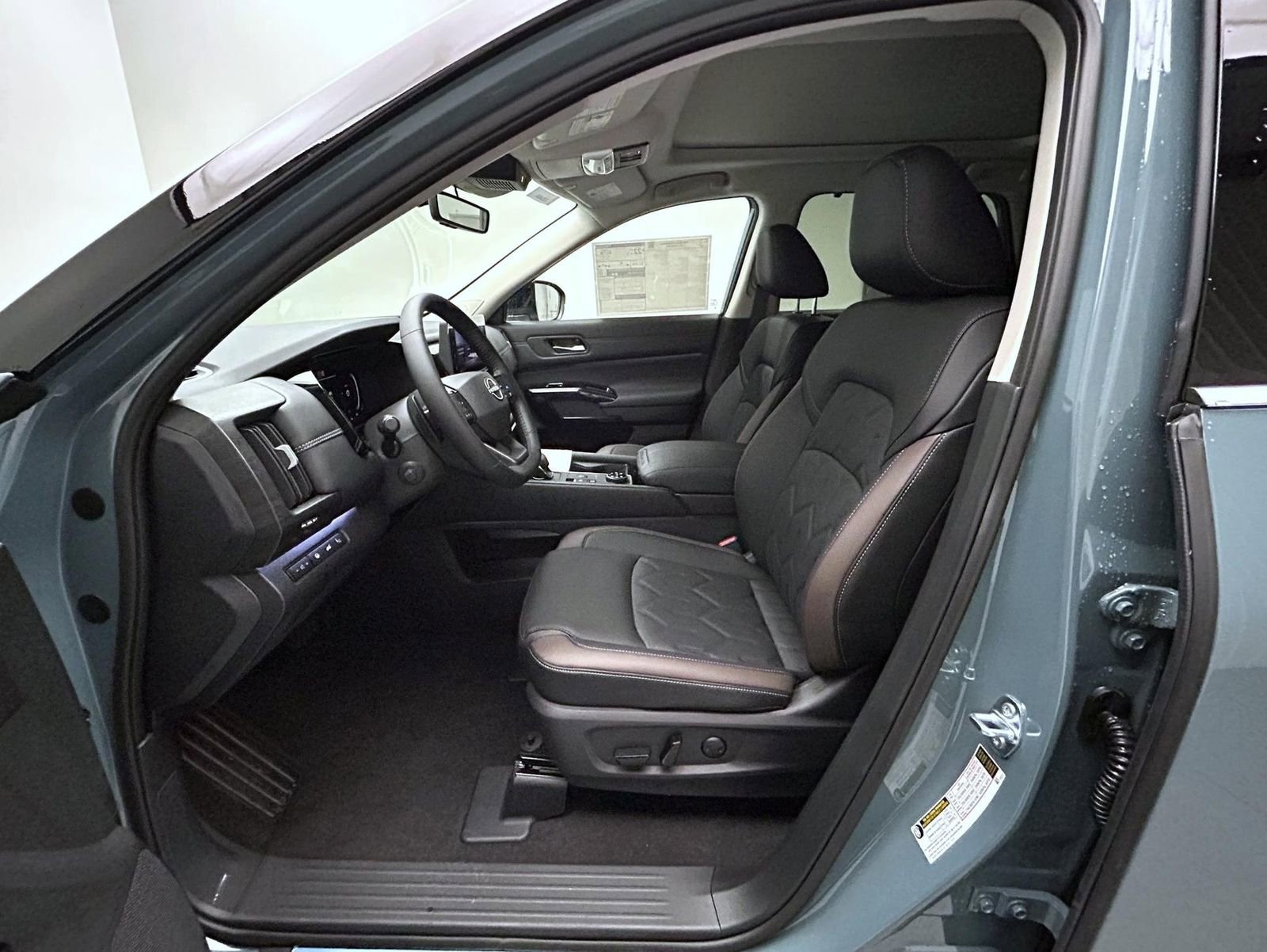New 2026 Nissan Pathfinder Platinum AWD/4WD image 10