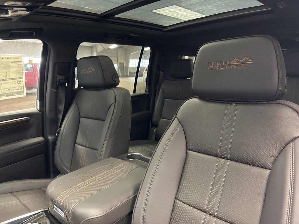 New 2026 Chevrolet Suburban High Country w/ Sun And Tow Package AWD/4WD image 29
