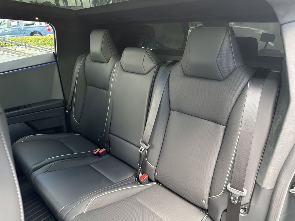 Used 2025 Tesla Cybertruck AWD Crew Cab image 20