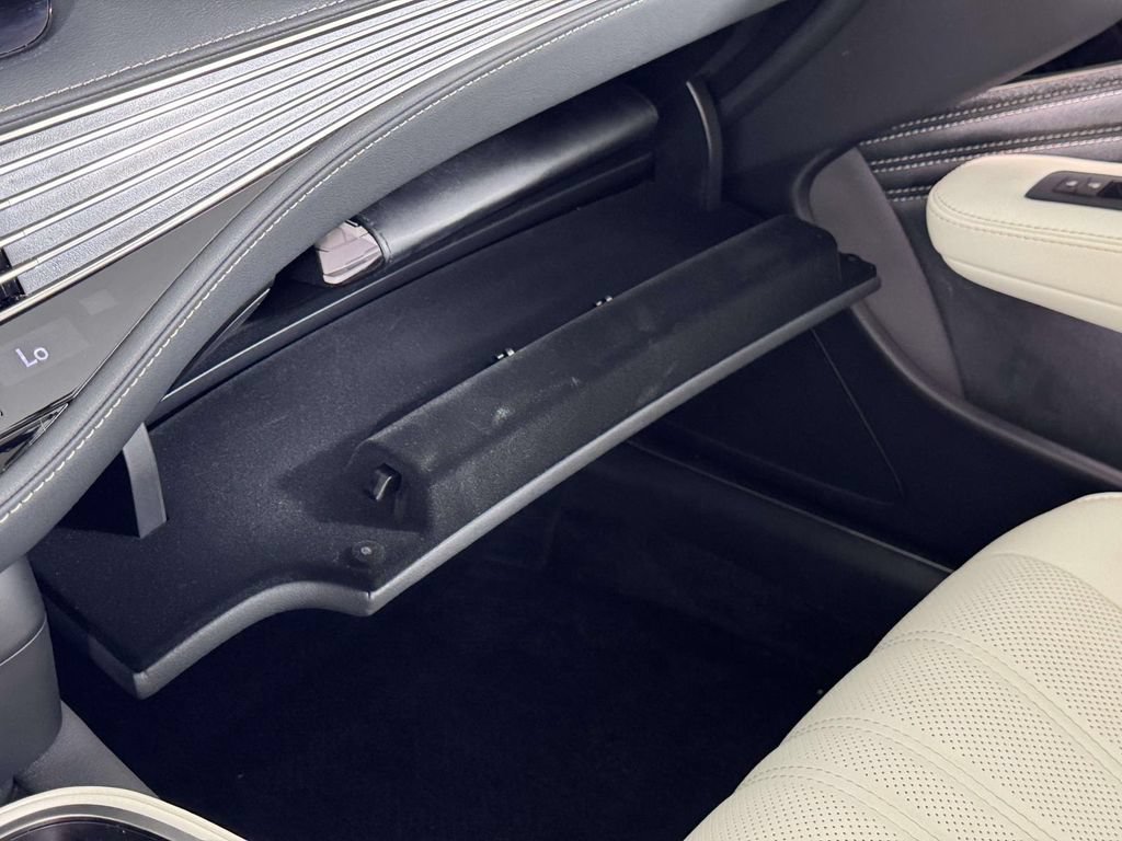 Used 2024 Lexus LS 500 AWD w/ Interior Upgrade Package image 32
