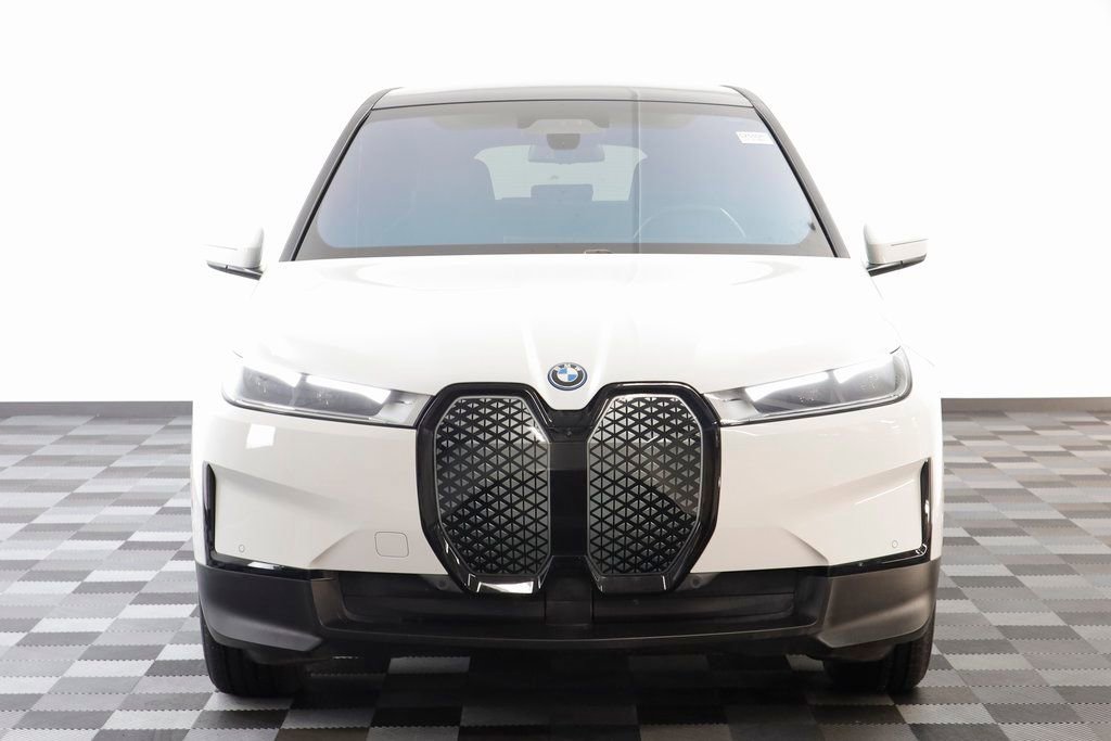 Used 2025 BMW iX xDrive50 image 24