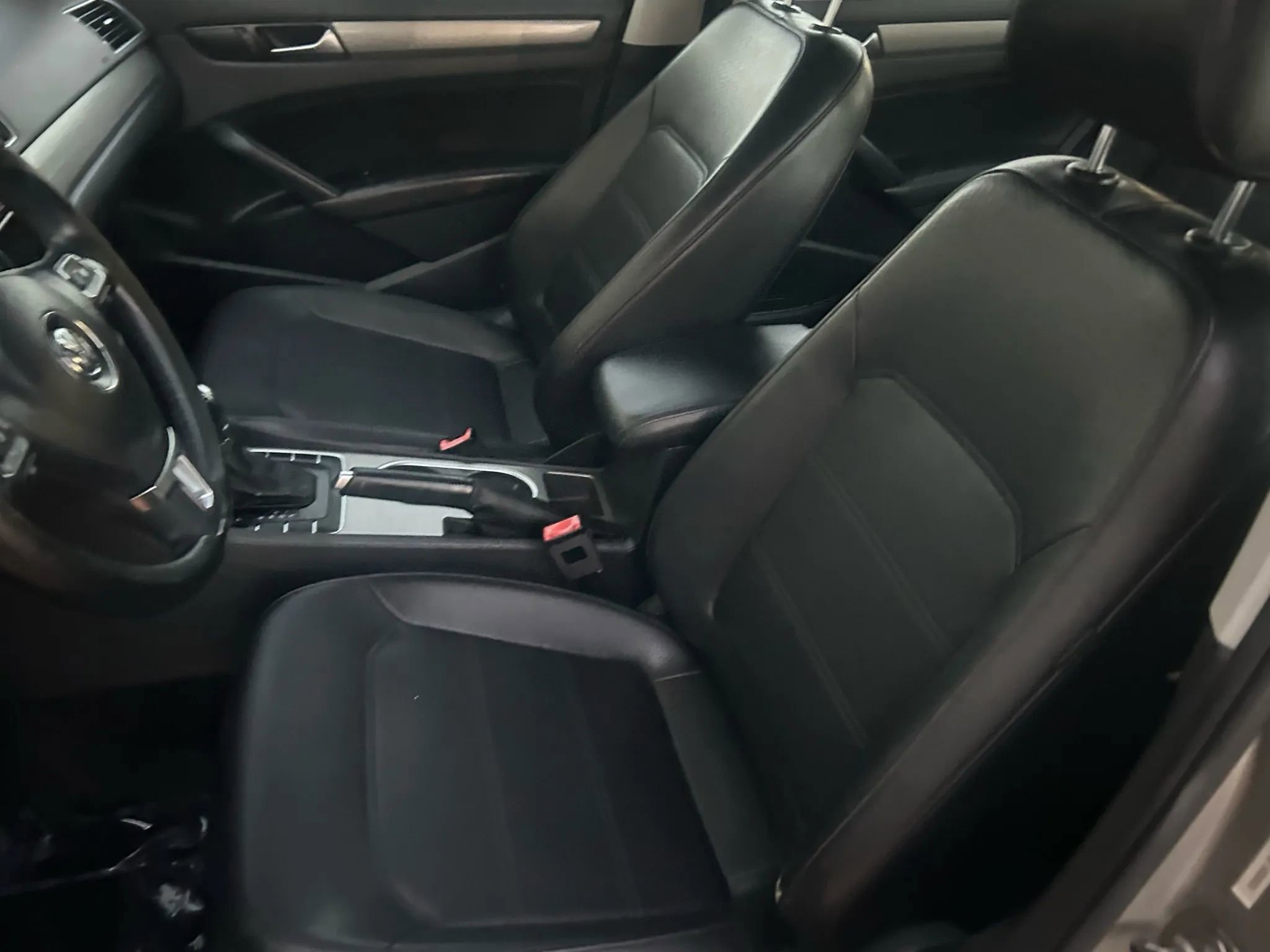 Used 2014 Volkswagen Passat TDI SE FWD image 12