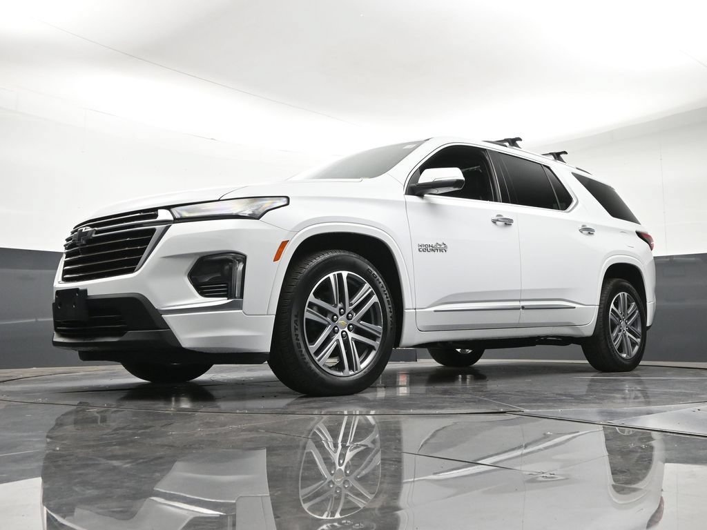 Used 2023 Chevrolet Traverse High Country w/ LPO, Floor Liner Package AWD/4WD image 24