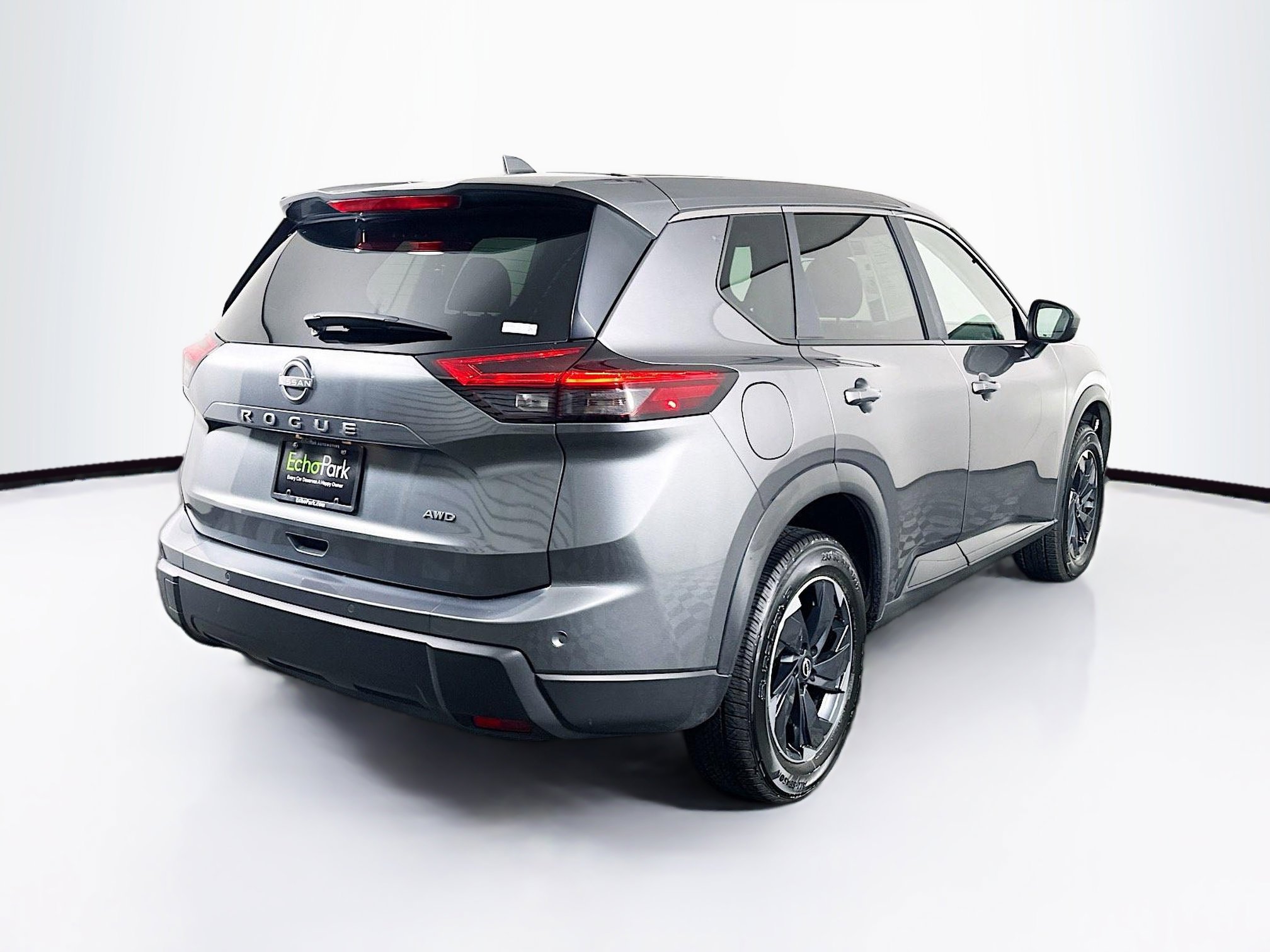 Used 2025 Nissan Rogue SV image 9