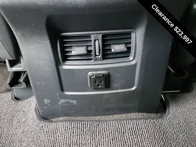 Used 2018 Nissan Titan SL image 24