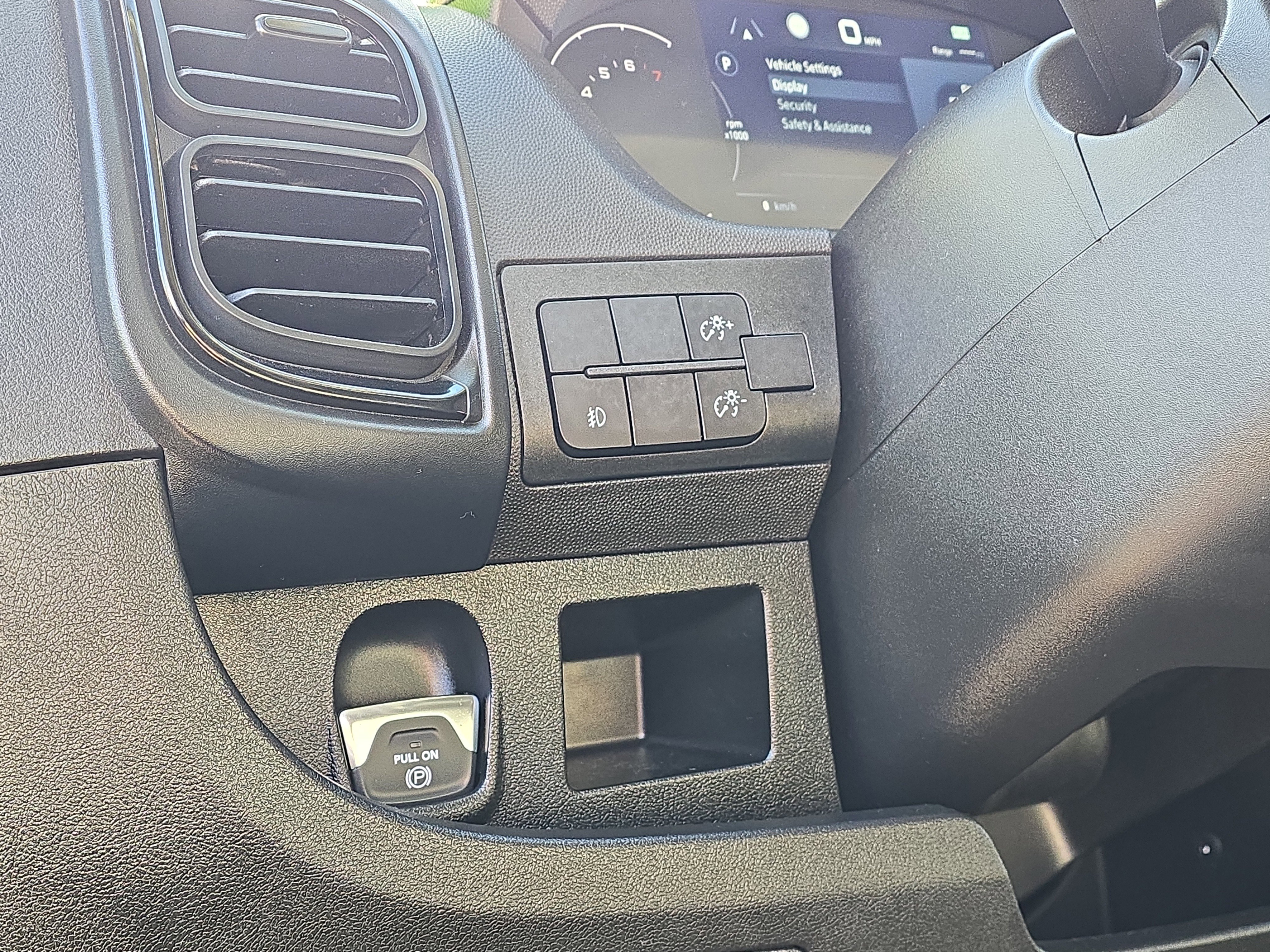 Used 2025 RAM ProMaster 2500 w/ Premium Convenience Group FWD image 14