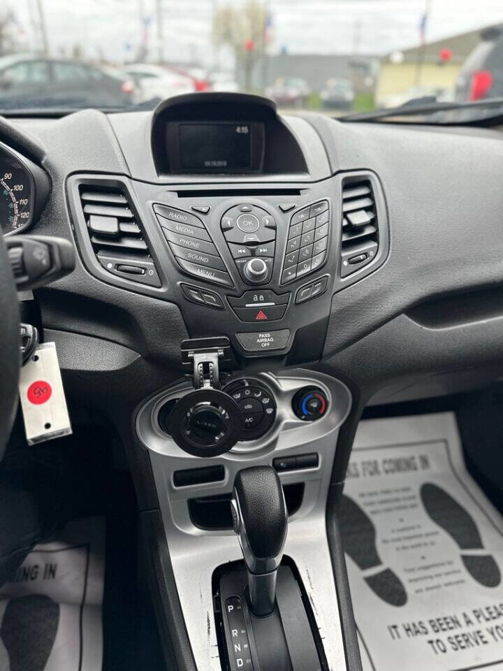 Used 2018 Ford Fiesta SE image 29