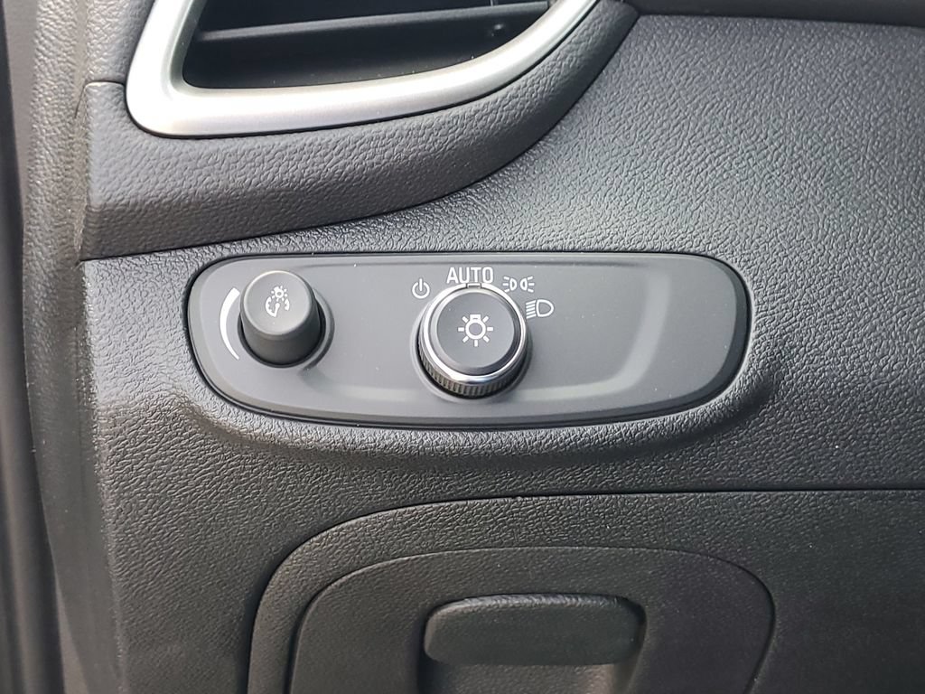 Used 2018 Chevrolet Trax LT FWD image 18