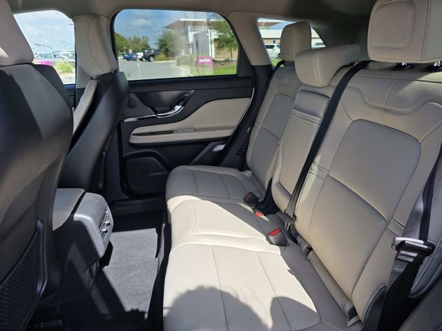 New 2026 Lincoln Corsair Premiere image 7