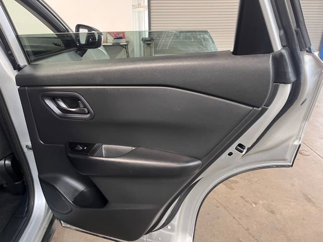 Used 2024 Nissan Rogue S image 15