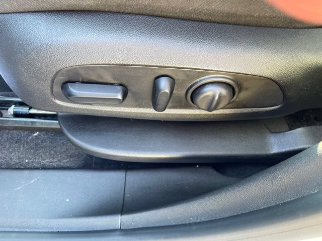 Used 2020 Chevrolet Equinox LT FWD image 14
