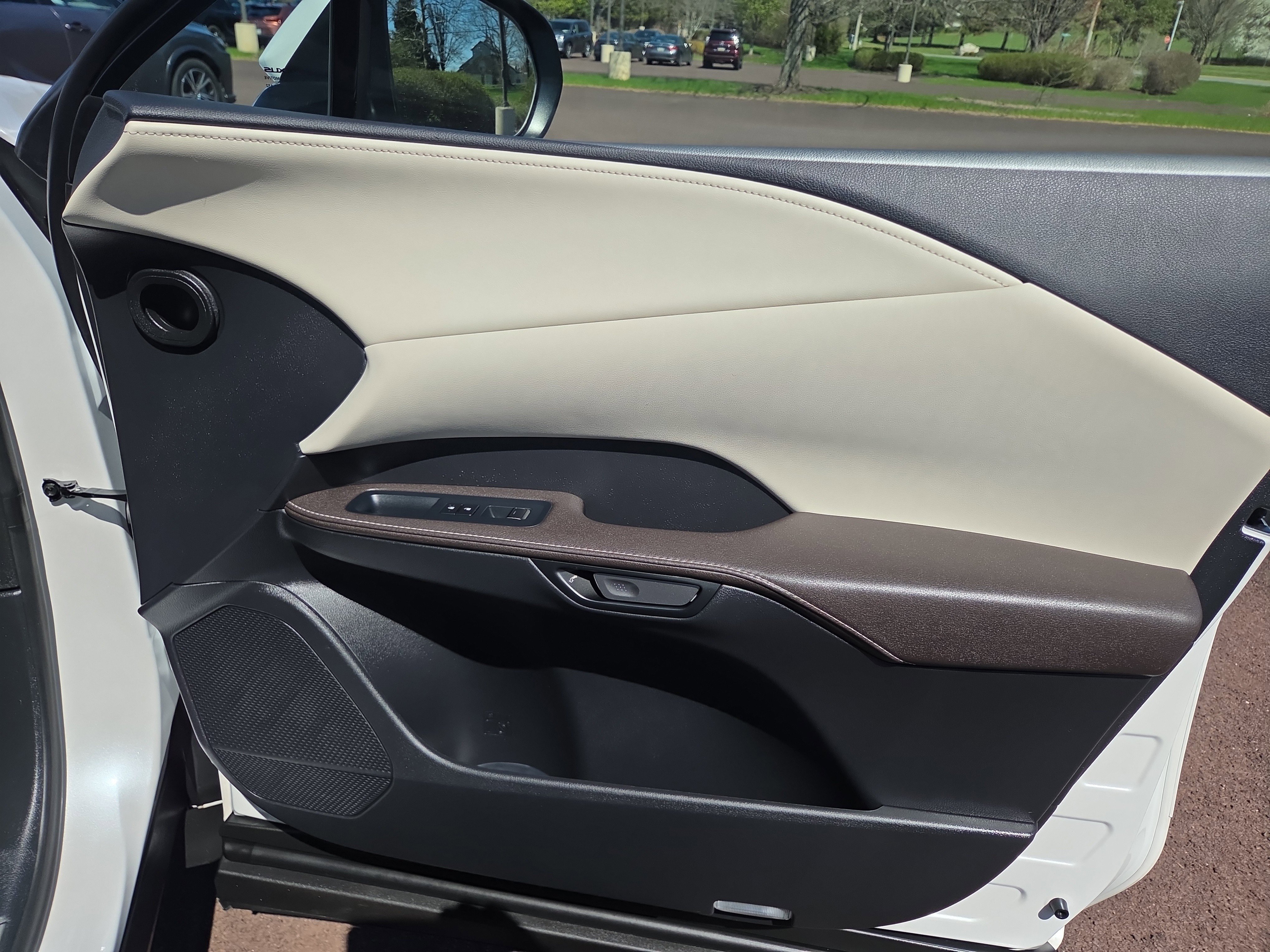 Used 2024 Lexus RX 350 Premium w/ Accessory Package (Z1) image 17