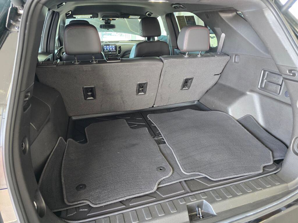 Used 2022 Chevrolet Equinox RS w/ RS Leather Package FWD image 15