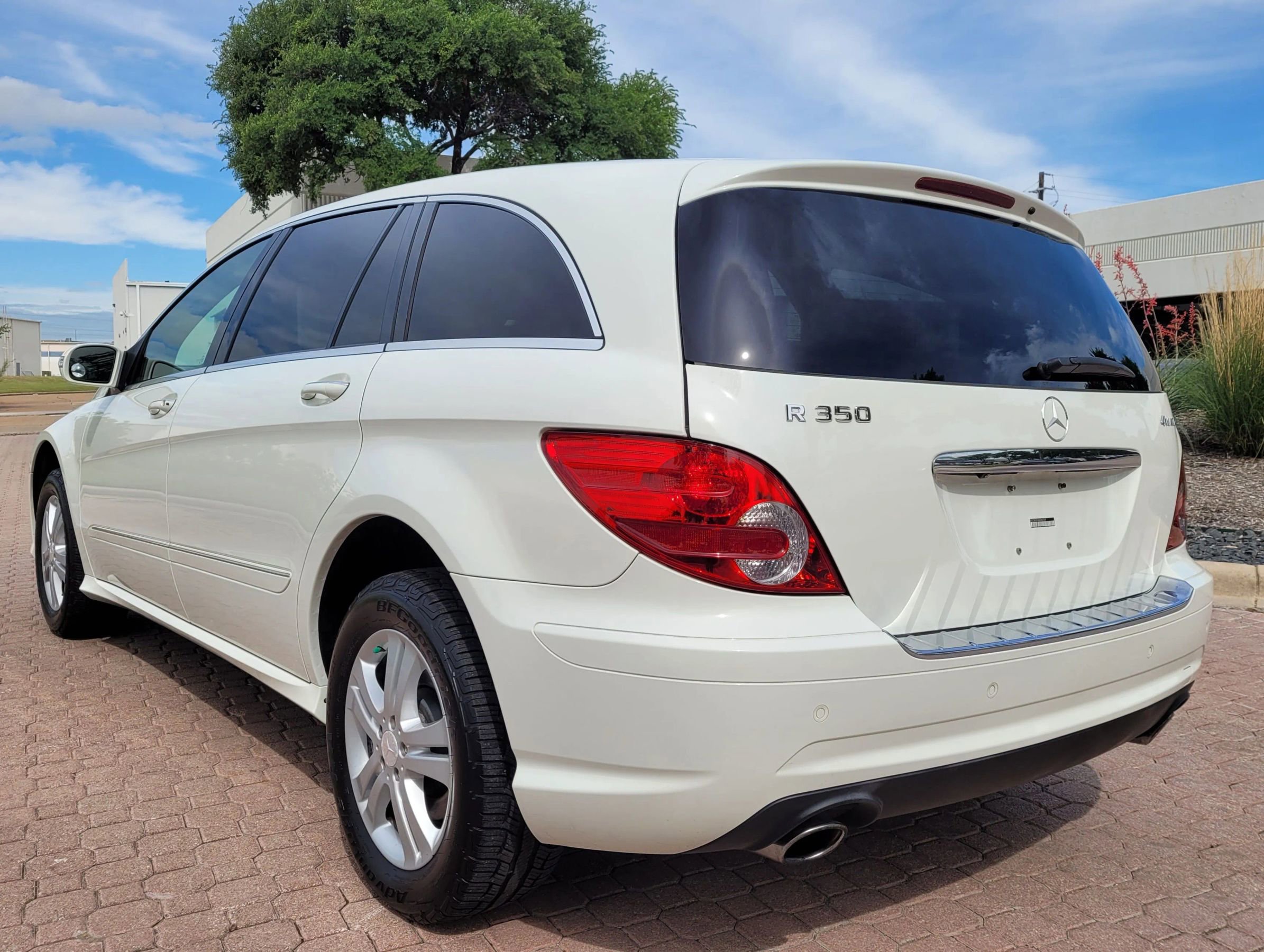 Used 2009 Mercedes-Benz R 350 4MATIC image 6
