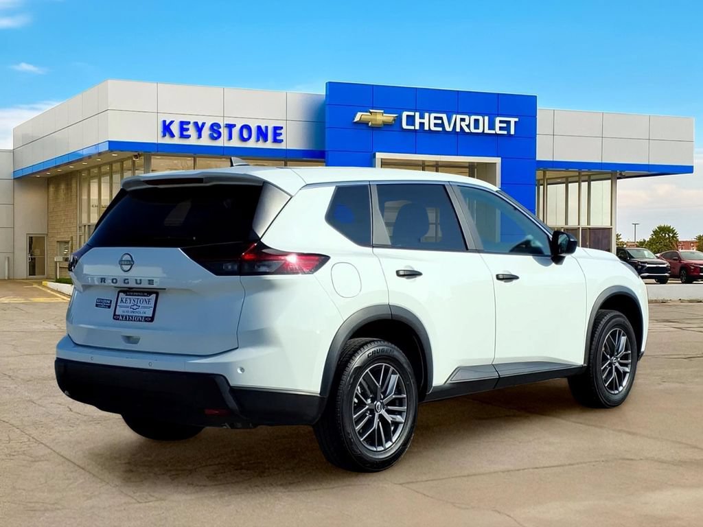 Used 2024 Nissan Rogue S FWD image 7