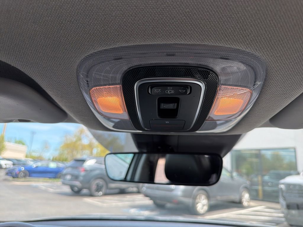 Used 2022 Hyundai Elantra Limited FWD image 23