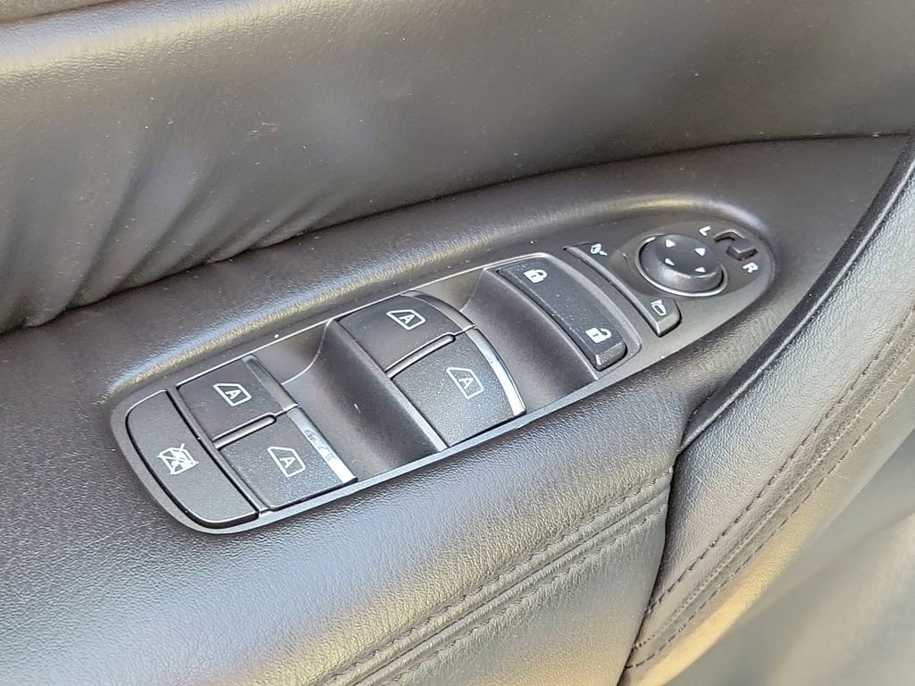 Used 2023 Nissan Armada SV image 18