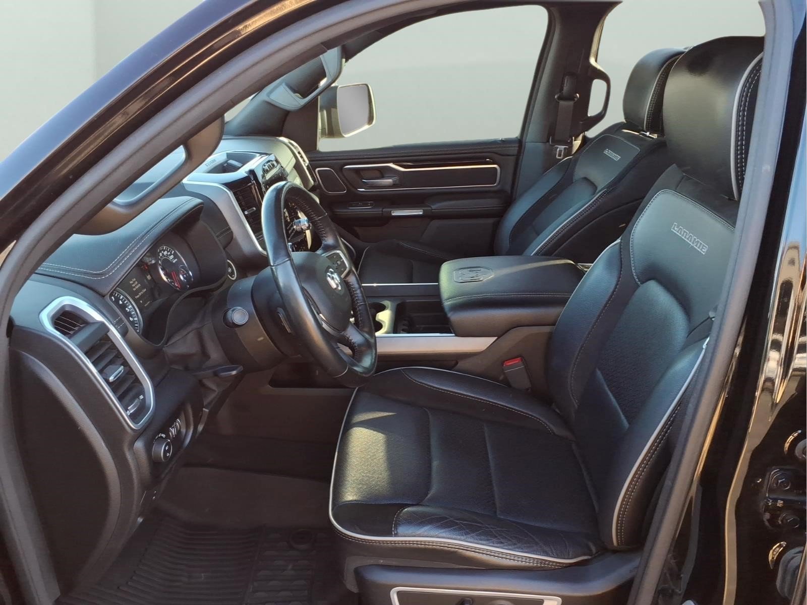 Used 2020 RAM 1500 Laramie AWD/4WD image 26