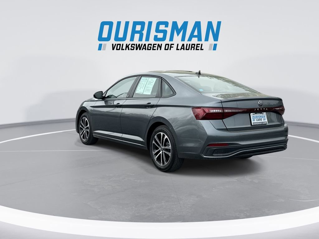 Used 2025 Volkswagen Jetta Sport image 6