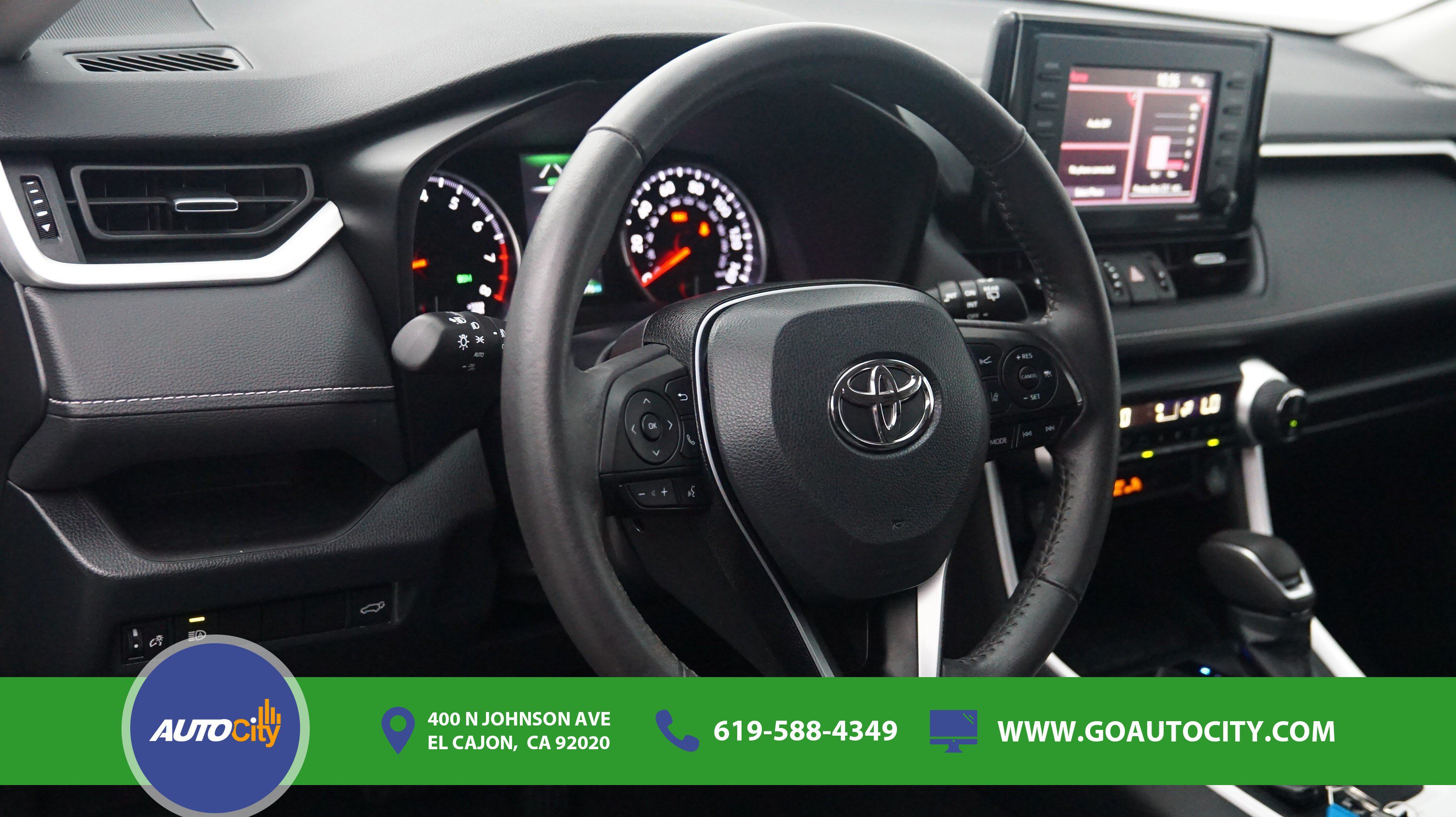 Used 2022 Toyota RAV4 XLE Premium FWD image 19
