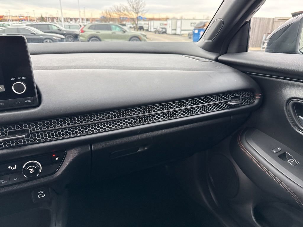 Used 2025 Honda HR-V Sport image 25