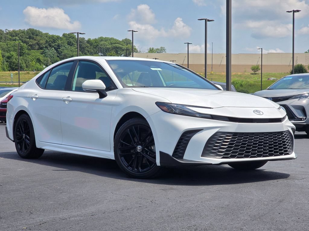 Used 2025 Toyota Camry SE FWD video 2