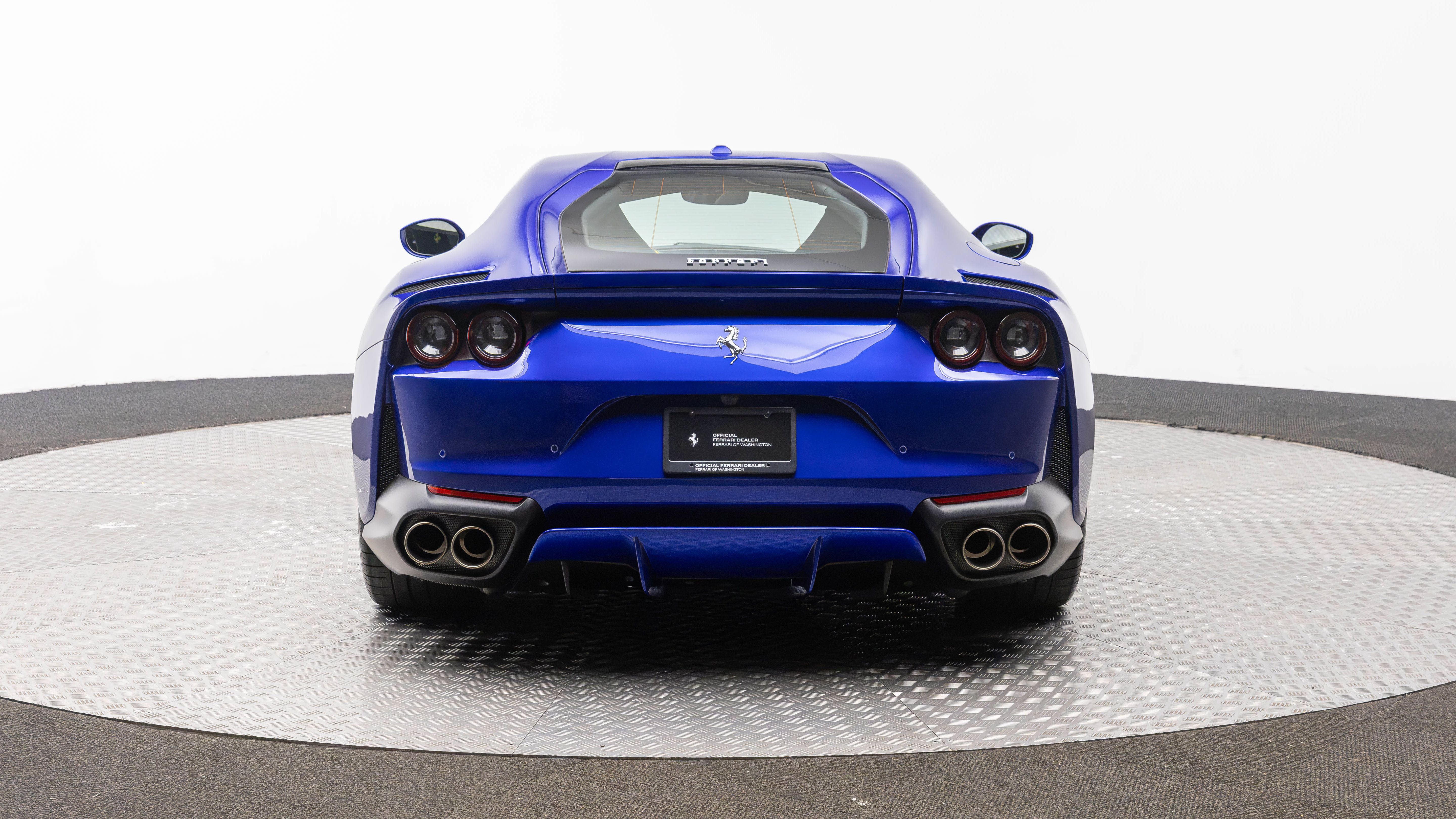 Used 2020 Ferrari 812 Superfast RWD image 8