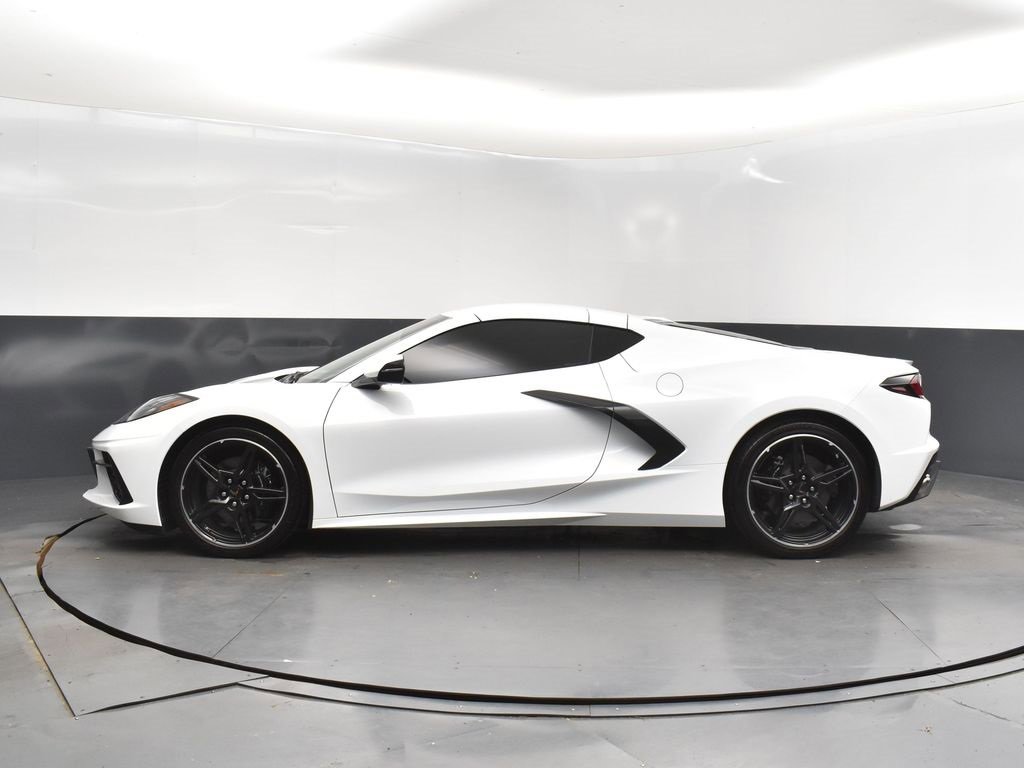 Used 2025 Chevrolet Corvette Stingray Coupe w/ 1LT image 4