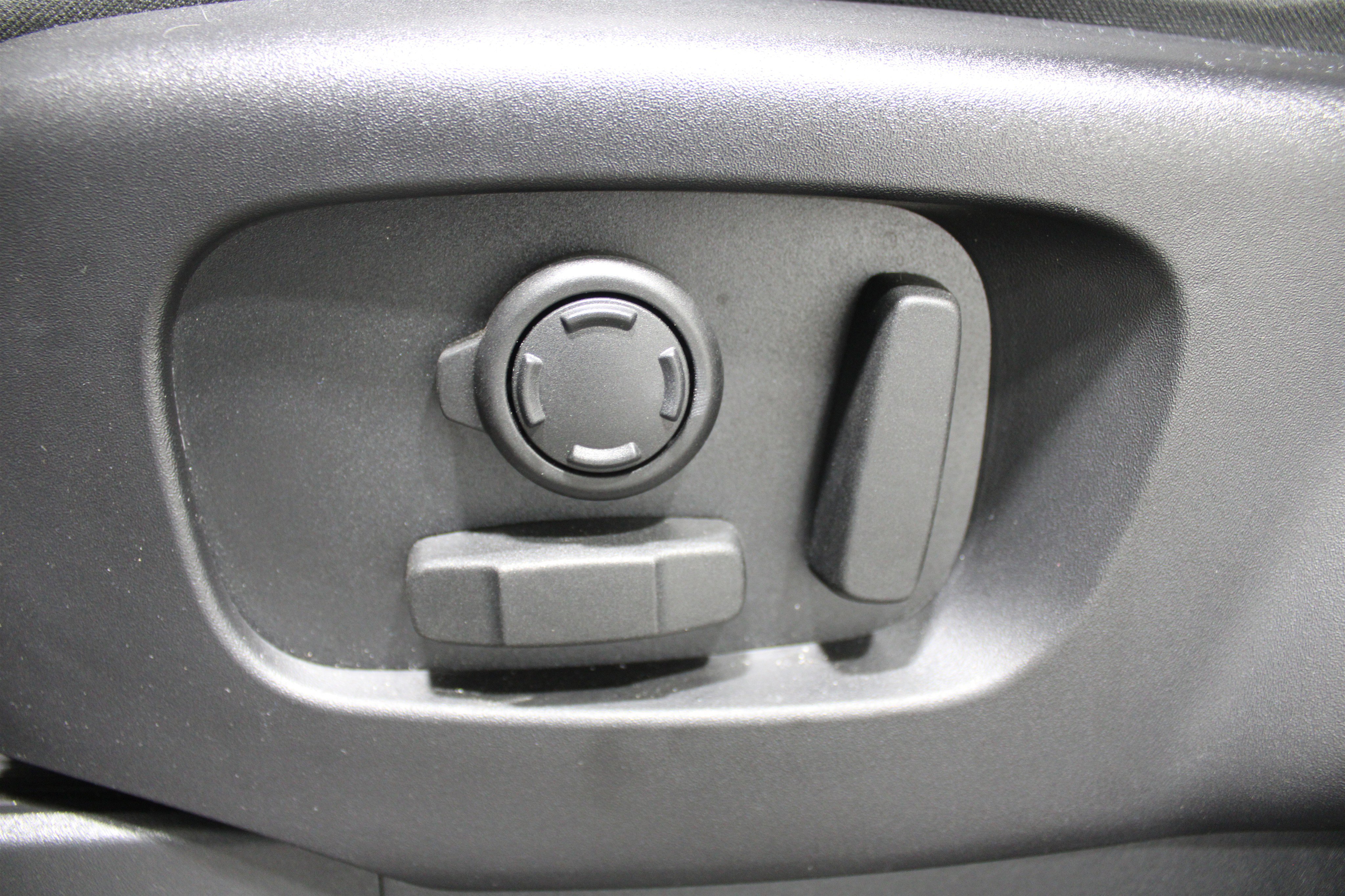 Used 2024 Land Rover Discovery Dynamic SE AWD/4WD image 4