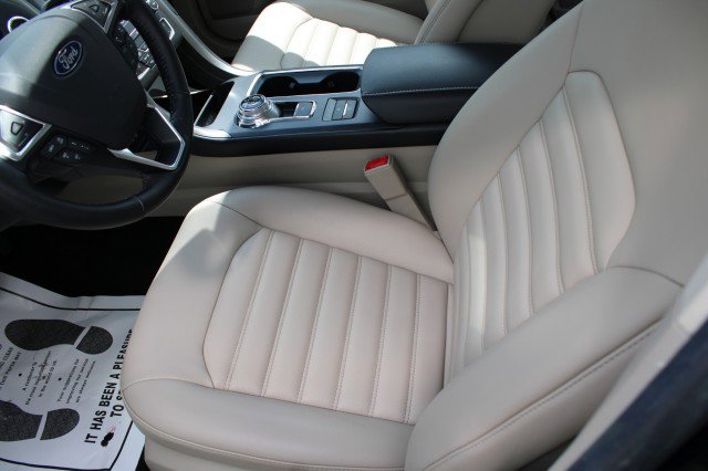 Used 2020 Ford Fusion SEL image 13