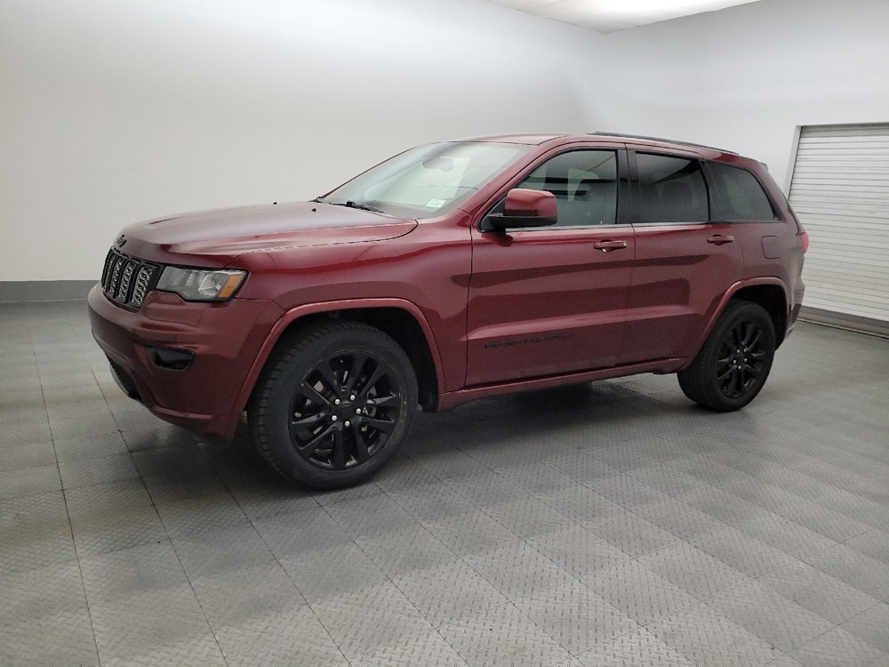 Used 2018 Jeep Grand Cherokee Altitude image 2