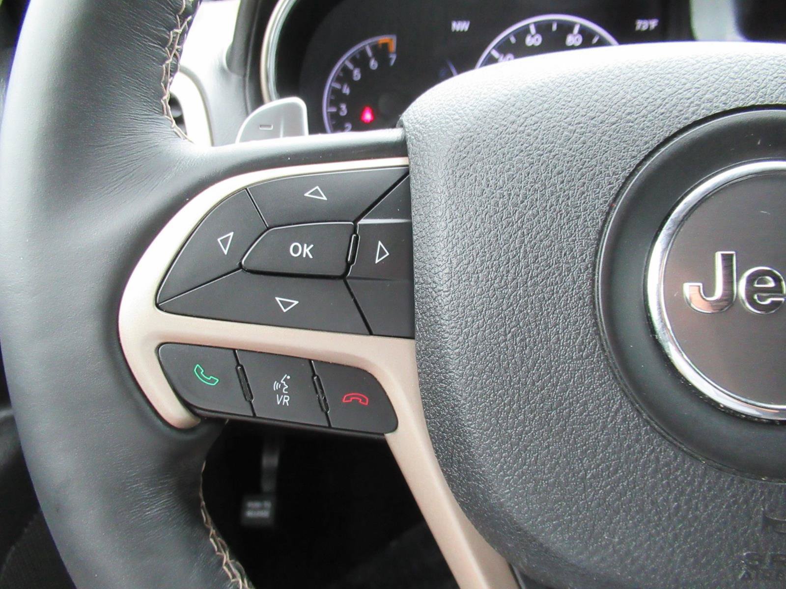 Used 2017 Jeep Grand Cherokee Overland AWD/4WD image 26