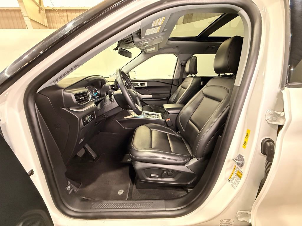 Certified 2024 Ford Explorer XLT w/ Equipment Group 202A AWD/4WD image 18
