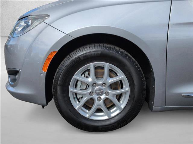 Used 2020 Chrysler Pacifica Touring-L w/ Advanced Safetytec Group image 24