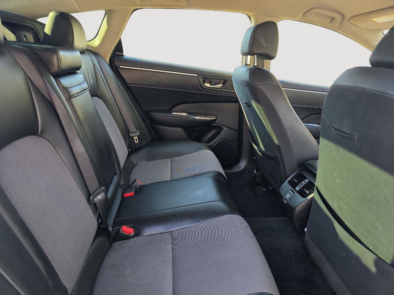 Used 2019 Honda Clarity Plug-In Hybrid image 14