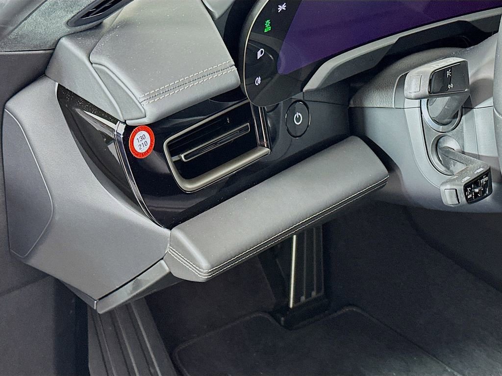 New 2025 Porsche Taycan Turbo image 11