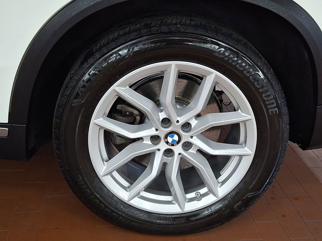 Certified 2023 BMW X5 xDrive40i w/ Parking Assistance Package AWD/4WD image 6