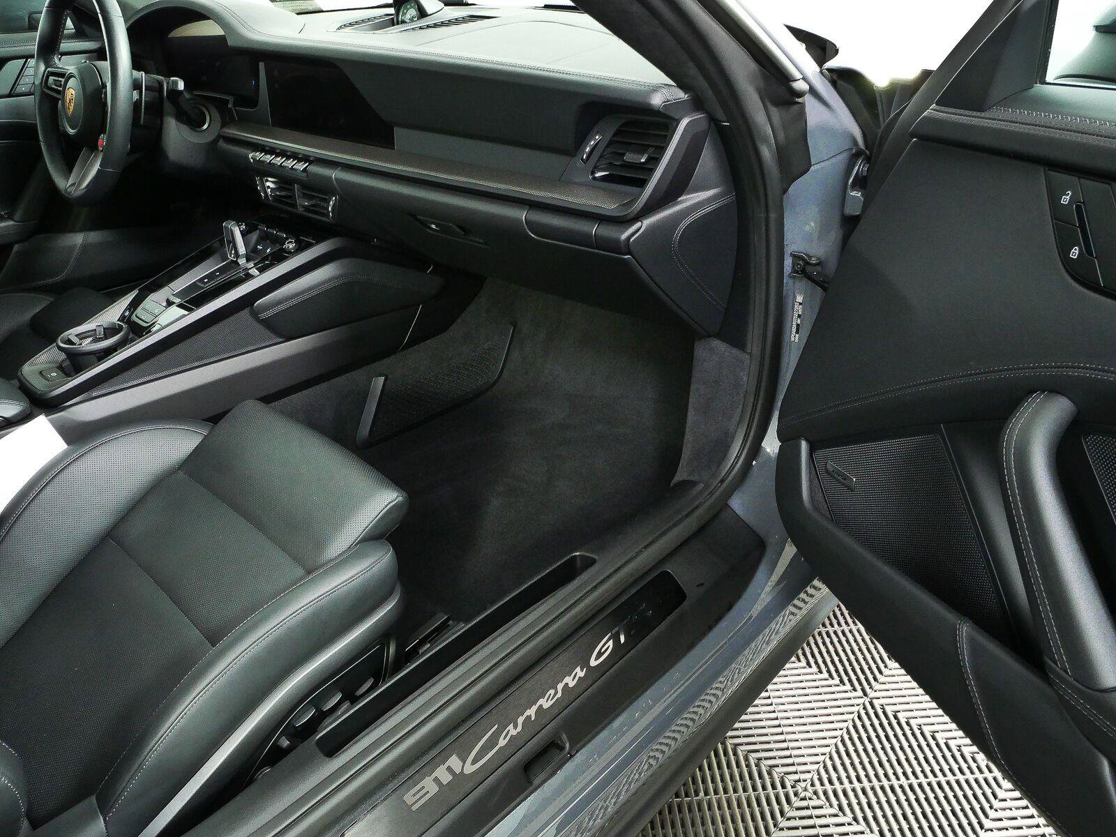 New 2026 Porsche 911 Carrera GTS RWD image 20
