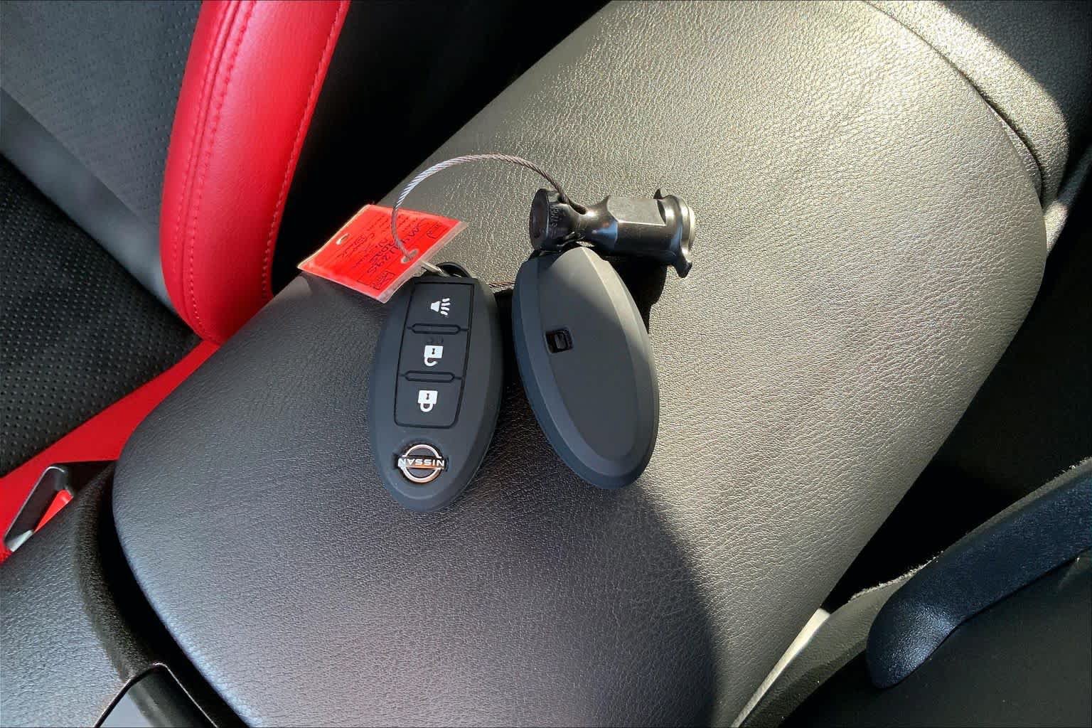 Used 2025 Nissan Z Performance w/ Floor Mat Package RWD image 13
