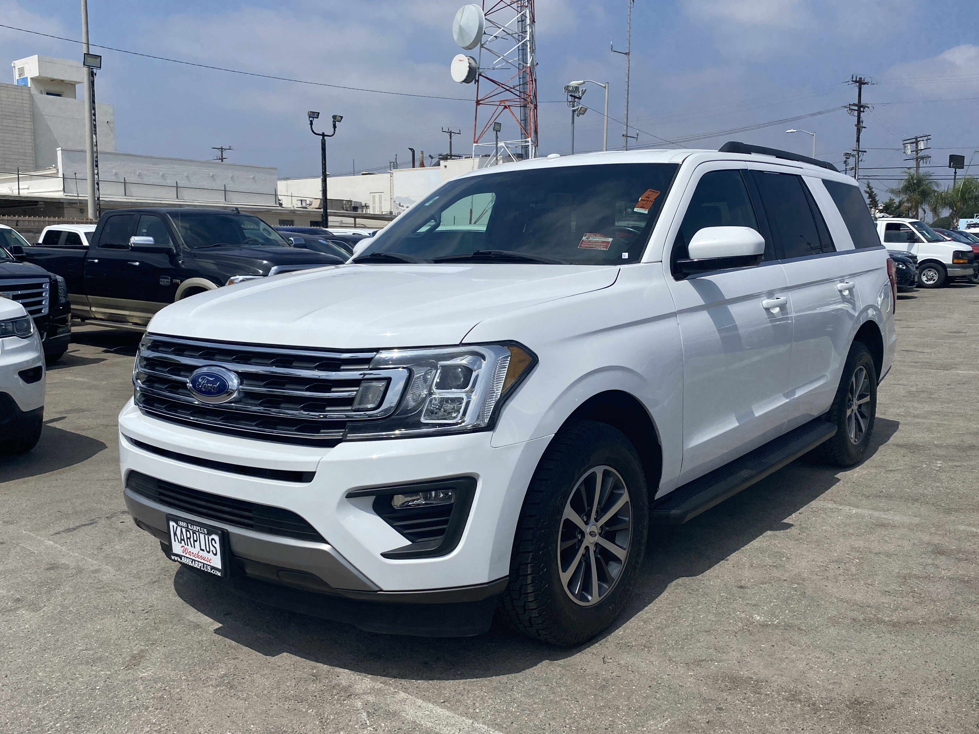Used 2019 Ford Expedition XLT image 2