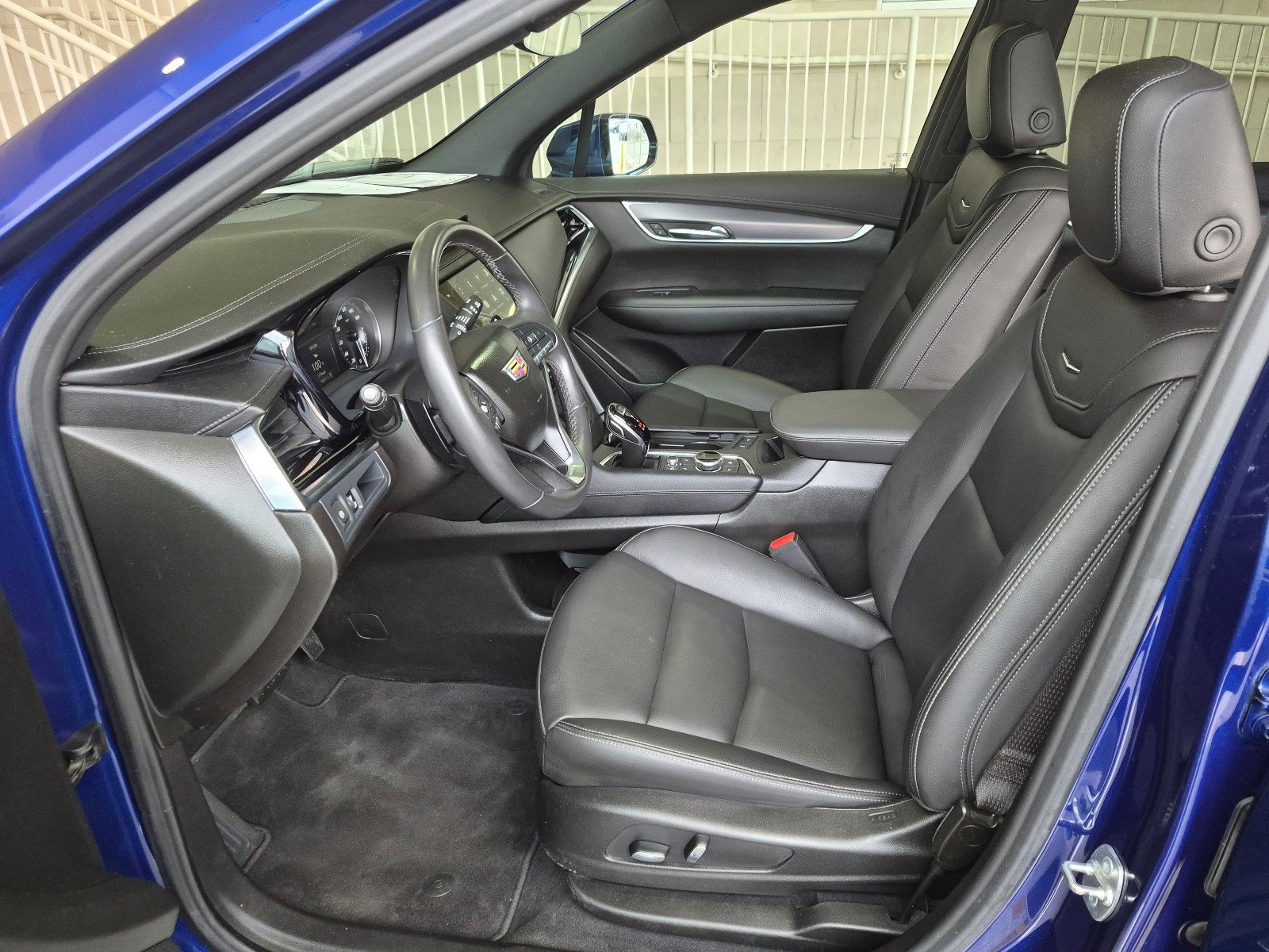 Certified 2024 Cadillac XT6 Luxury AWD/4WD image 17